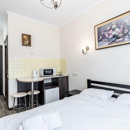 Opera House Apartment 2 Lviv Buitenkant foto