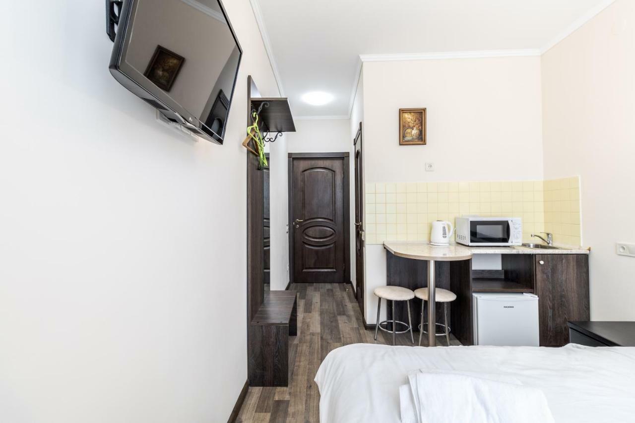Opera House Apartment 2 Lviv Buitenkant foto