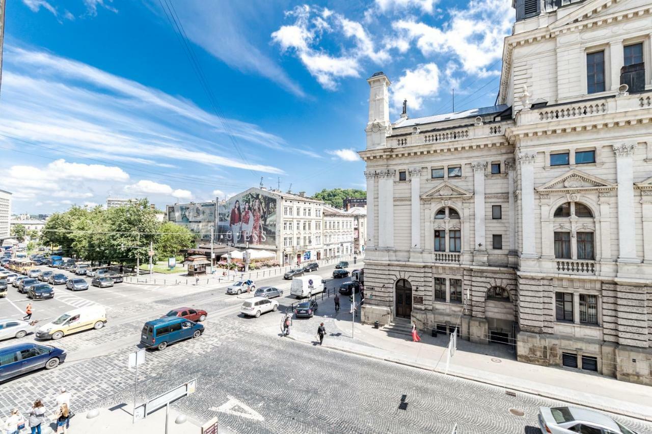 Opera House Apartment 2 Lviv Buitenkant foto