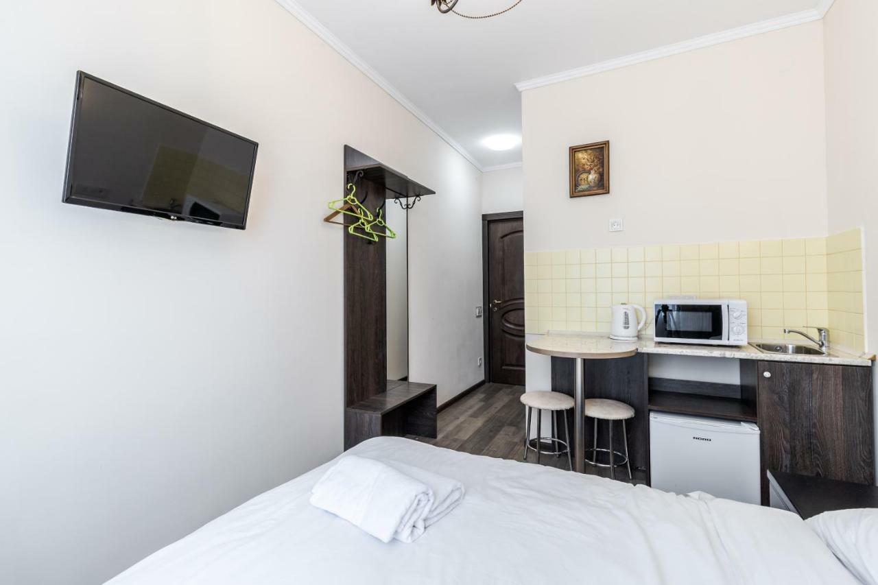 Opera House Apartment 2 Lviv Buitenkant foto