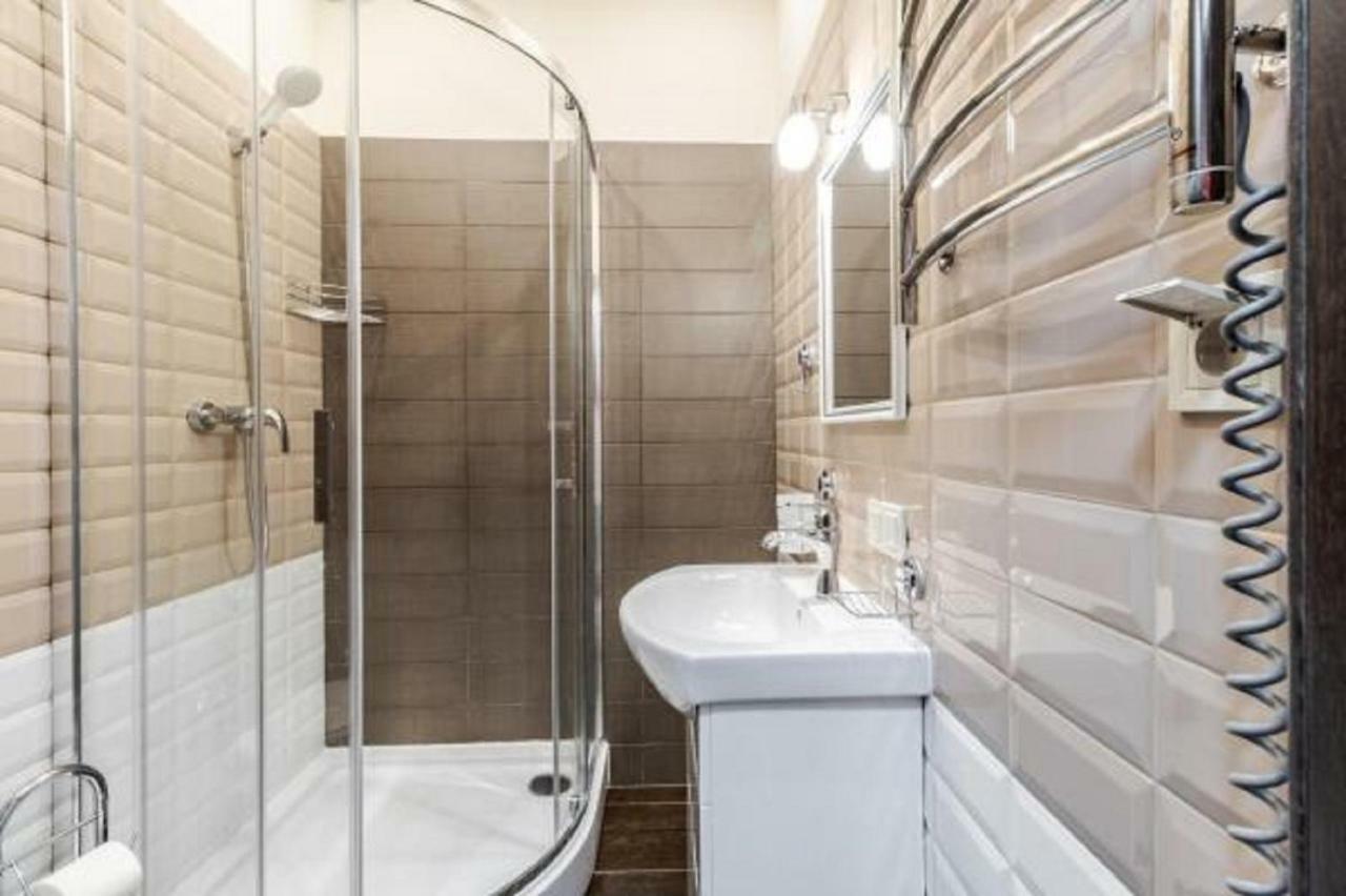 Opera House Apartment 2 Lviv Buitenkant foto